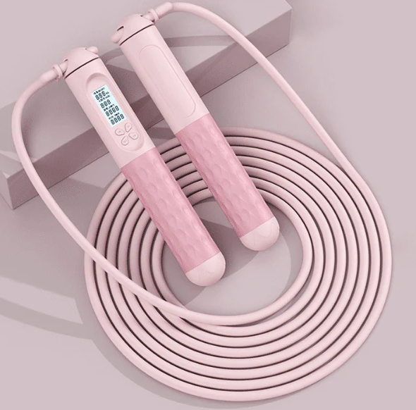 Adjustable electronic skipping rope